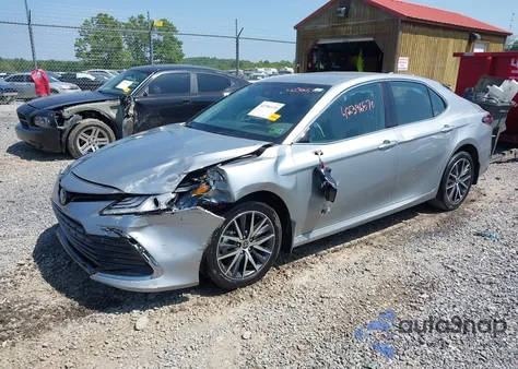2024 Toyota Camry Xle z USA, uszkodzony, nr VIN 4T1F11BK8RU127477